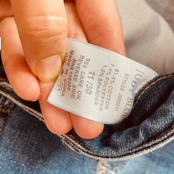 Judy Blue Capri Fit Distressed Ankle Skinny Jeans - Picture 3 of 16